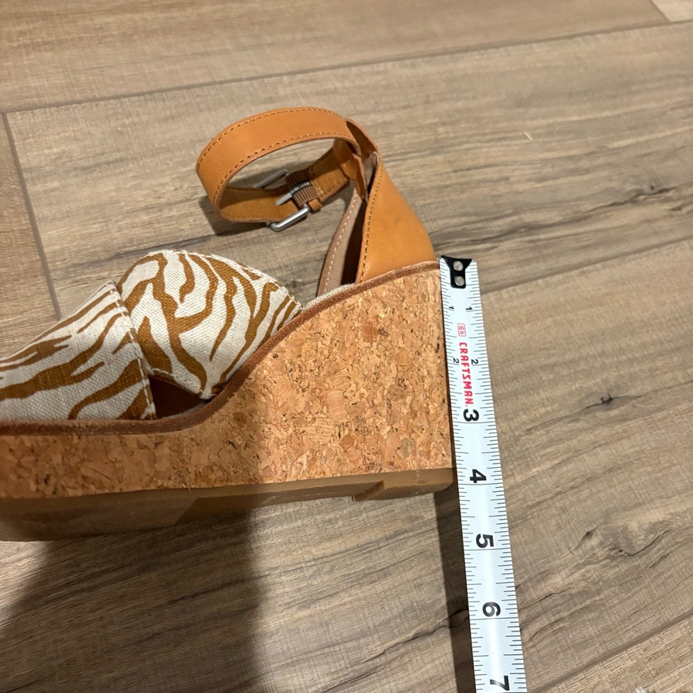 DOLCE VITA Urbane Zebra Wedge Sandal Platform Heels Brown Natural Canvas cork 7 - Picture 9 of 9
